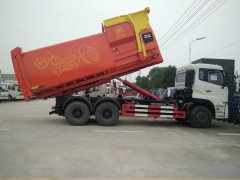 東風天龍25噸級勾臂垃圾車廠家圖片-22方移動壓縮垃圾箱專用后雙橋勾臂車圖片