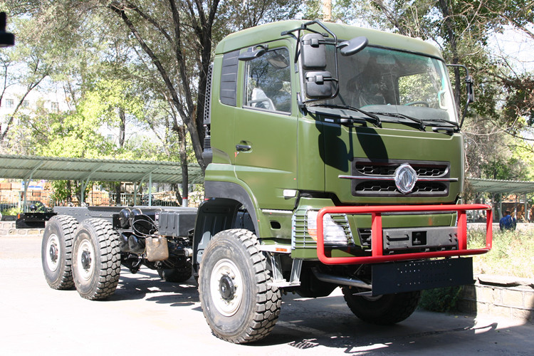 十堰工廠出售六驅載貨汽車，十堰廠家國五6x6驅動越野載貨汽車廠家電話