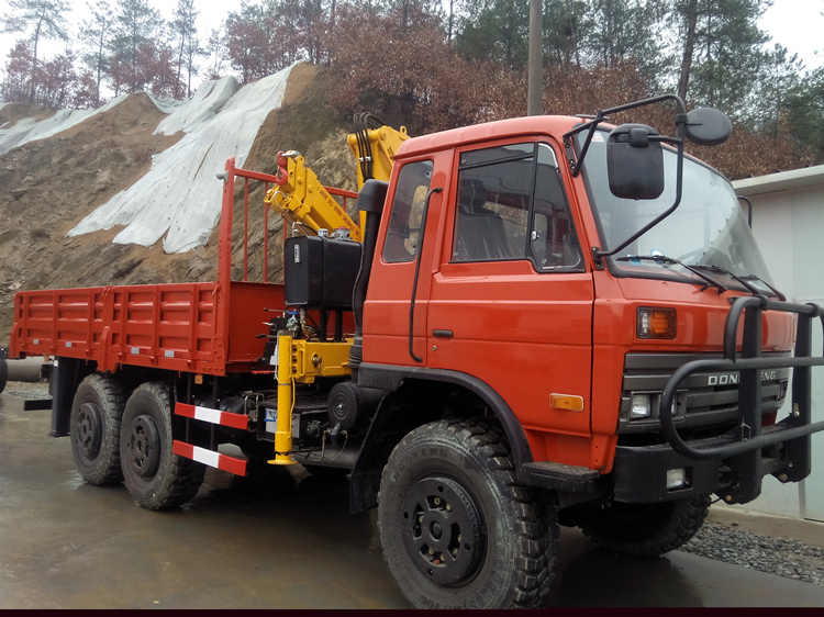 【隨車吊】東風六驅越野隨車起重機，六驅6x6越野隨車吊