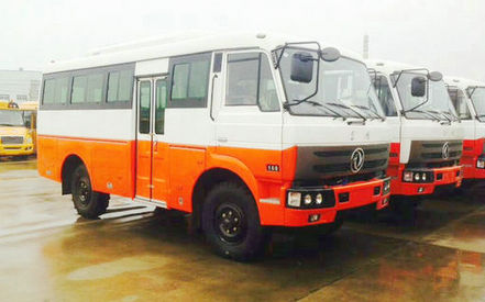 全時油田作業四驅越野客車EQ6670PT